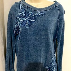 Dark blue sweater embroidery flower. Like new